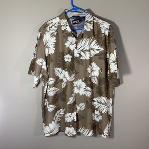 Billabong short sleeve button down shirt. Size XL.